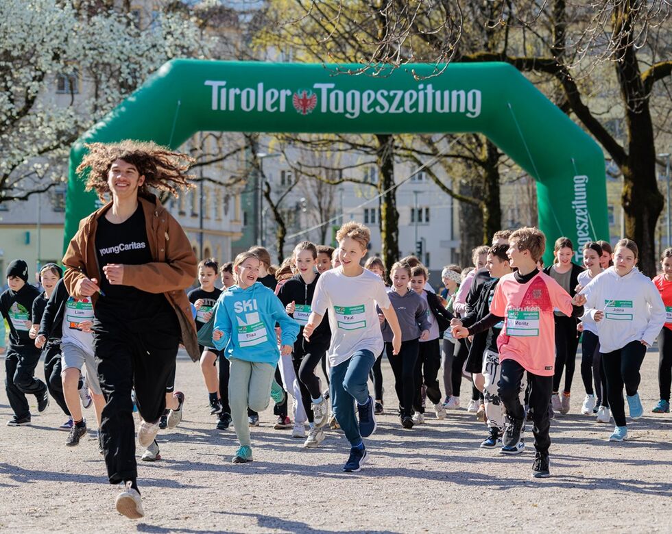 Laufende Kinder und Jugendliche