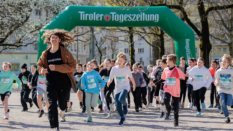 Laufende Kinder und Jugendliche